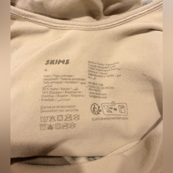 Skims Seamless Sculpt Mid Thigh Bodysuit - Picture 5 of 6